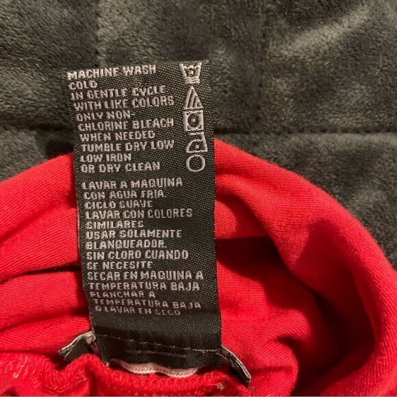 Chelsea and Theodore Red Shrug size XXL - Picture 4 of 4